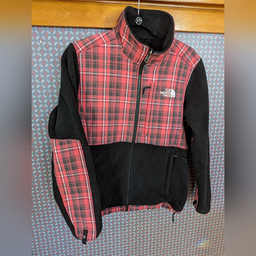 The North Face Women's Pink Plaid Pull Over